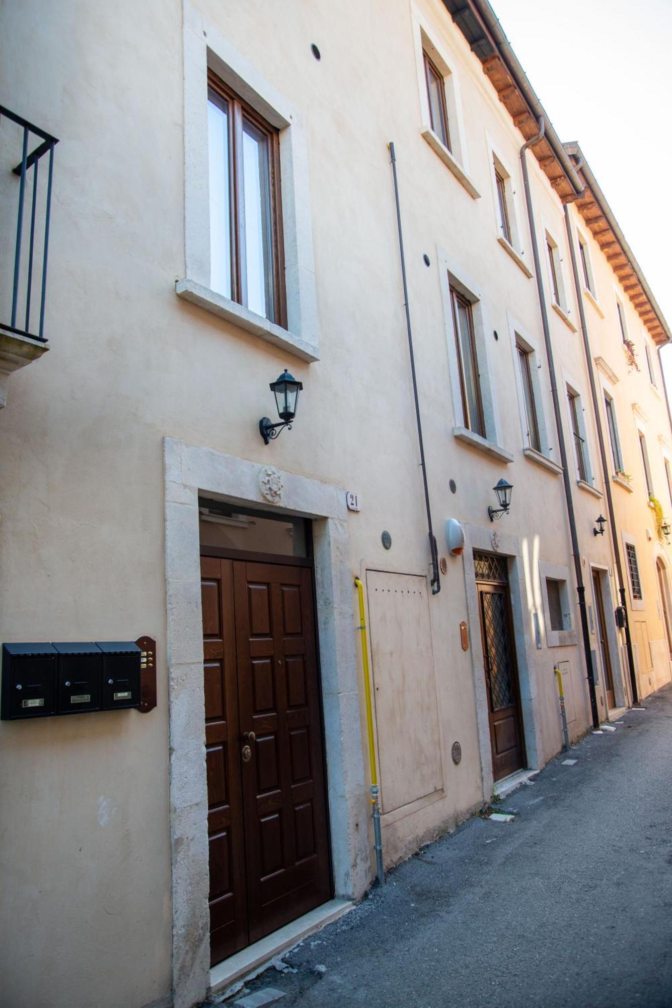 Casa Fedele Apartment L'Aquila Luaran gambar